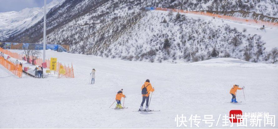 新闻记者|四川阿坝317国道上的第一座雪山 孕育出拥有“最长滑雪季”的鹧鸪山滑雪场