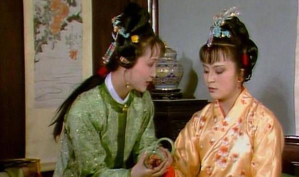  富豪|林黛玉为什么能二两月钱活成富豪，随手赏人不眨眼