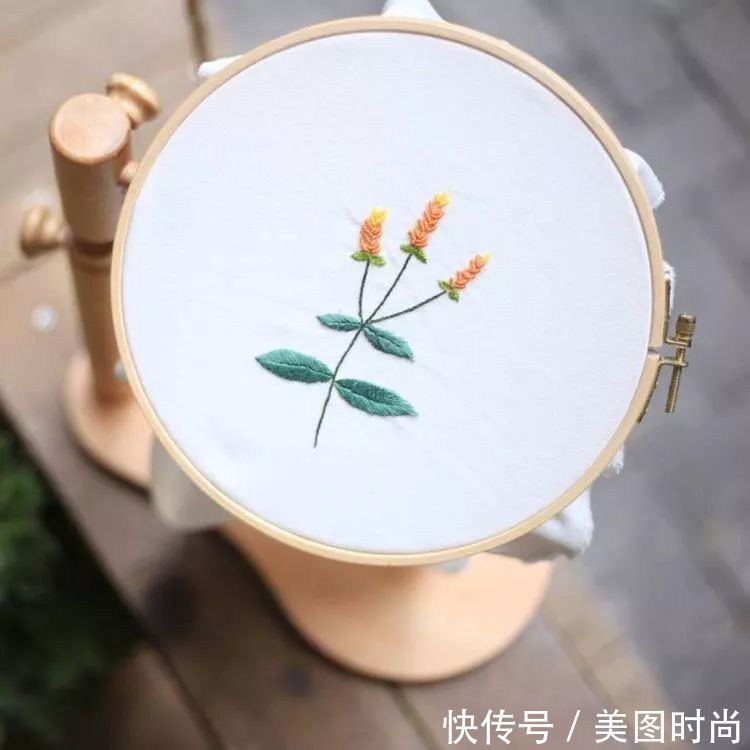 130㎡大露台，花1年改造成“花草蔬果园”，体验屋顶上的田园生活