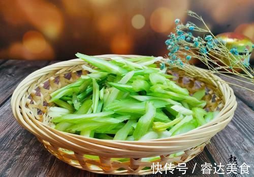 老年人|便秘特怕的1种蔬菜,浑身都是宝,富含纤维素,要常做给父母吃