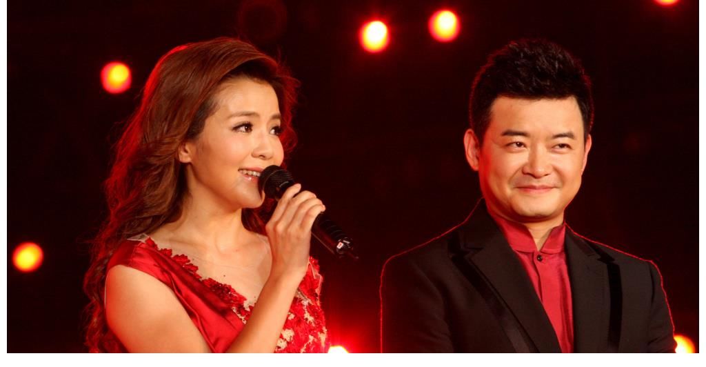 公开|朱迅录制央视节目路透照公开，生图皱纹明显，神采飞扬难掩老态