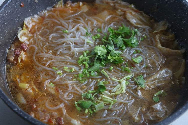 冬天多吃这“一样”，麻辣鲜香，劲道爽口，比面条更好吃