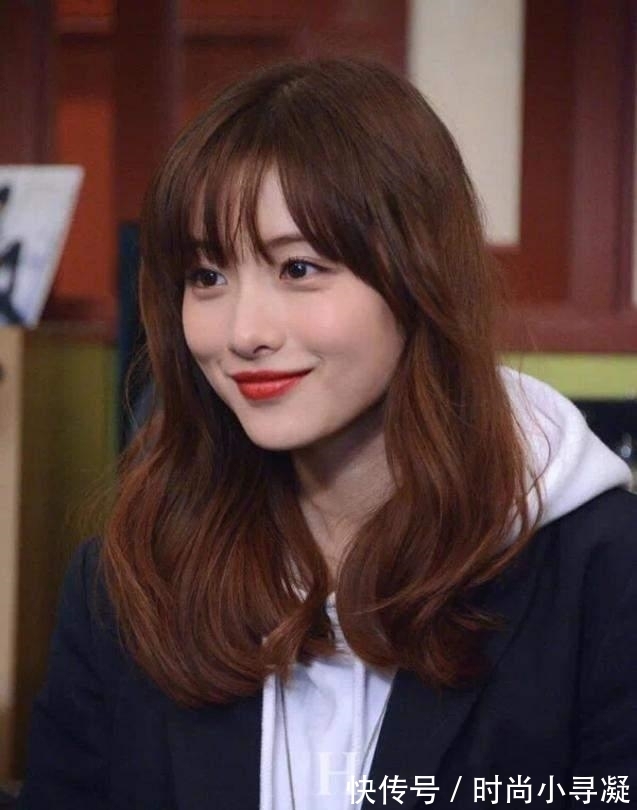 修饰|奔五的女人远离这5种“发型”,特别是第2种,难看显老还特土