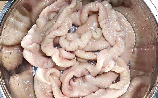  难怪|不管洗猪肝还是猪肠，最忌直接加水，难怪制作出来总是有异味