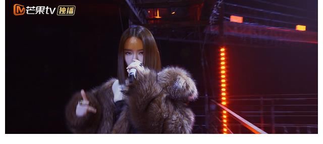 《披荆斩棘》收官！李承铉戚薇夫妻秀又欲又撩，观众担心片段被剪