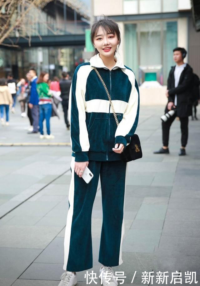 短发|街拍:短发美女的身材真好,长相成熟典雅,温婉可人