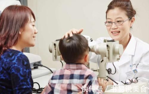 对手机|5岁男童长期玩手机,黑眼珠逐渐“消失”,医生很难恢复