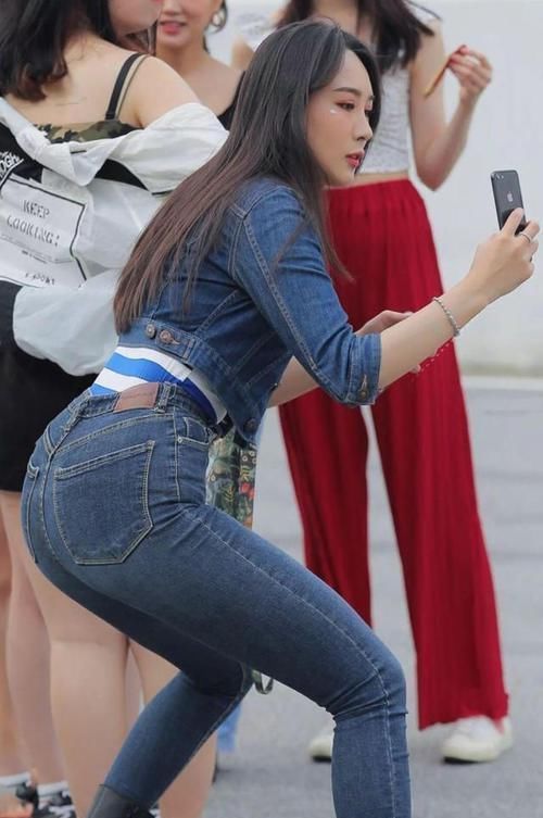 穿搭方式|牛仔款式的风格称得上独树一帜,不论是牛仔裤还是牛仔夹克