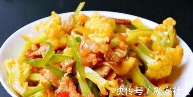 炒花菜时,直接下油锅炒就“错了”,教你正确做法,花菜更入味