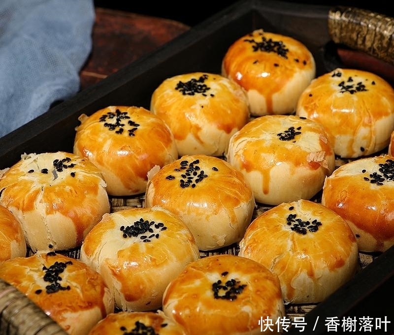 这样的蛋黄酥你见过吗?光看颜值就被圈粉了,尤其是第三种