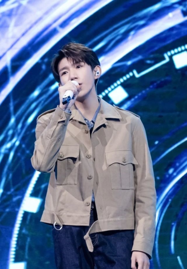 助力|王源助力《我们的歌》收视夺冠,可网友劝他“别唱歌”