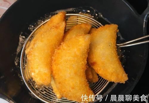 剩下的饺子皮别扔了,简单一做,酥到掉渣,简单营养又美味