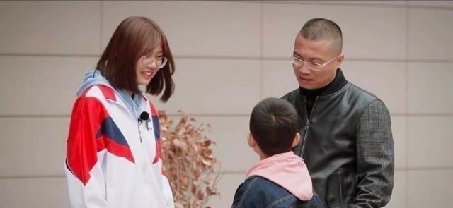 二胎家庭姐姐控诉父亲差别对待,爸爸如此回应,“这算理由吗?”