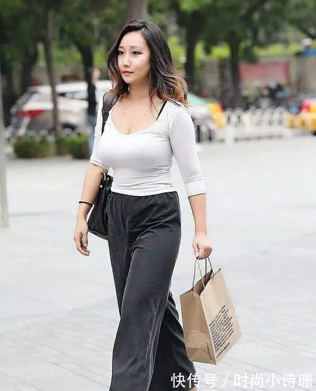 气场|时尚街拍:丰满的辣妈,还能独当一面,穿出强大的气场