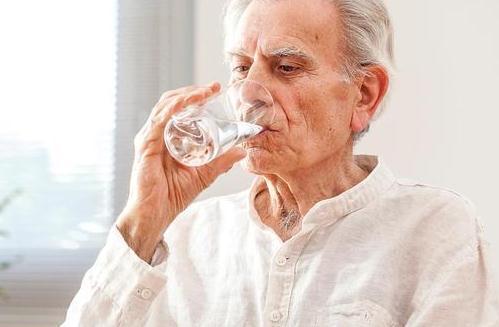 防晒|为啥有的人老年斑一大片，有人却没有如何预防老年斑