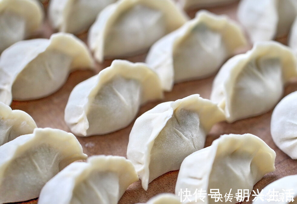 要想饺子好吃，调馅很关键，多放此3样，包出来的饺子特别香