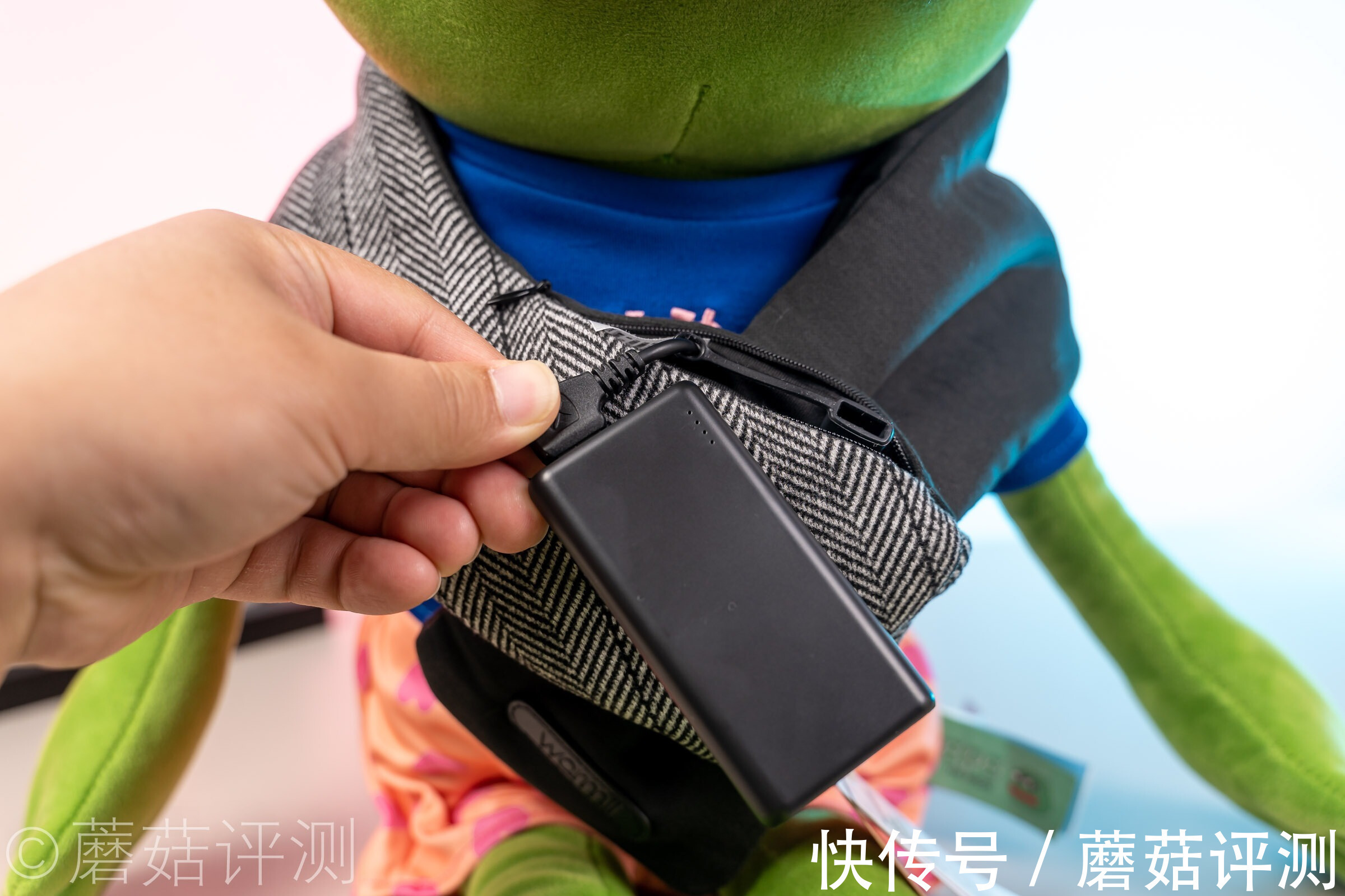 温度|守护后脖颈的最后一片温暖!飞乐思(FLEXWARM)发热围巾行家里手款 体验评测