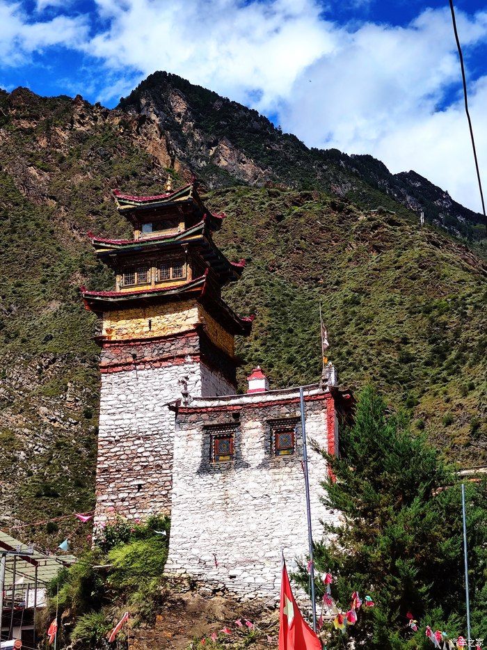 中年|单车单人从北京出发去川西看雪山之六雅拉神山下的藏寨