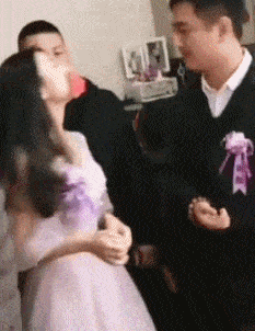 |搞笑GIF:今天带女神去表演真正的技术,实力单身