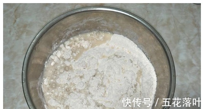 保鲜膜|秋天蒸馒头,发面有讲究,4个细节做到位,30分钟发满盆!