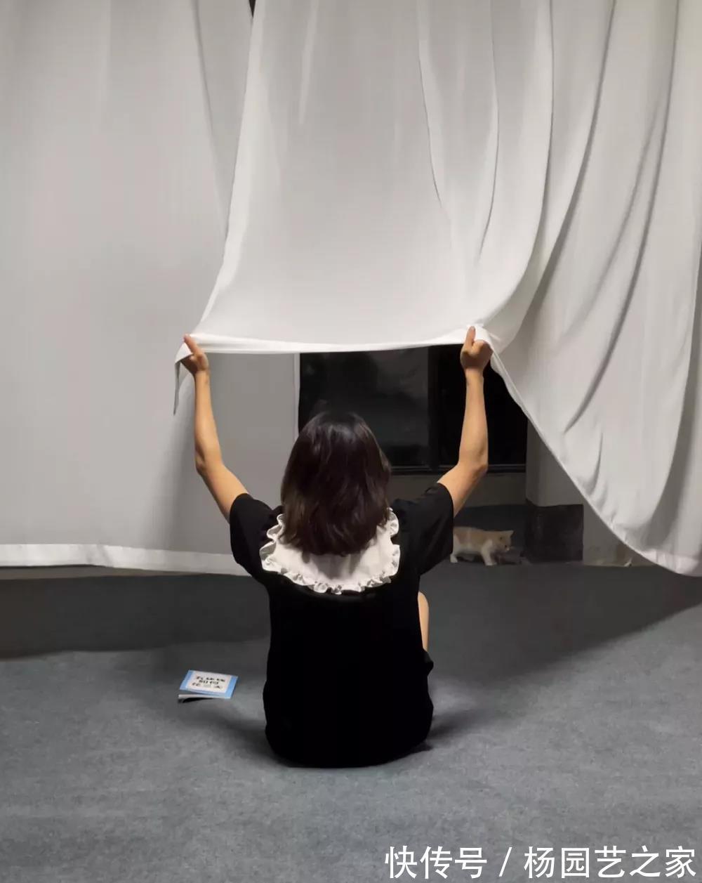 工业风|没钱装修,直接住进毛坯房里,这对夫妻的“原始生活”却意外走红