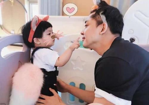 父母|有一种爱情故事叫“尔康和小燕子”,宝贝儿子真会长,难怪叫好看