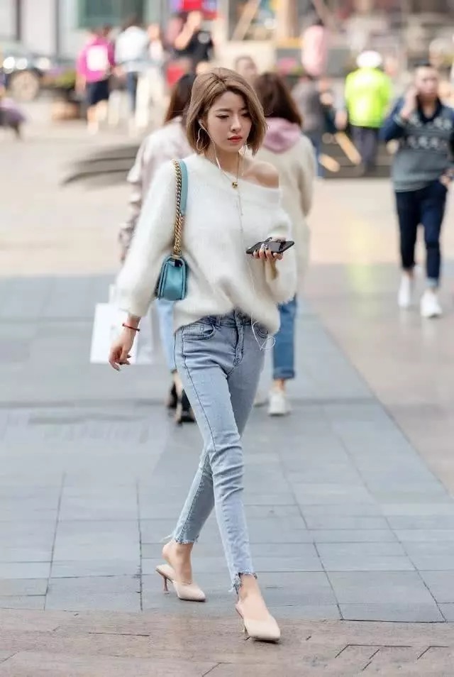 牛仔裤穿着帅气大方气质优雅,提升气质还百搭