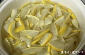 酸性|养花就用一种果皮,直接扔盆里,新芽蹭蹭冒,四季不黄叶