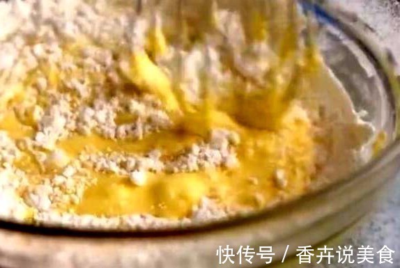 制作美味的酸奶蛋糕，如奶酪般丝滑，松软美味入口即化