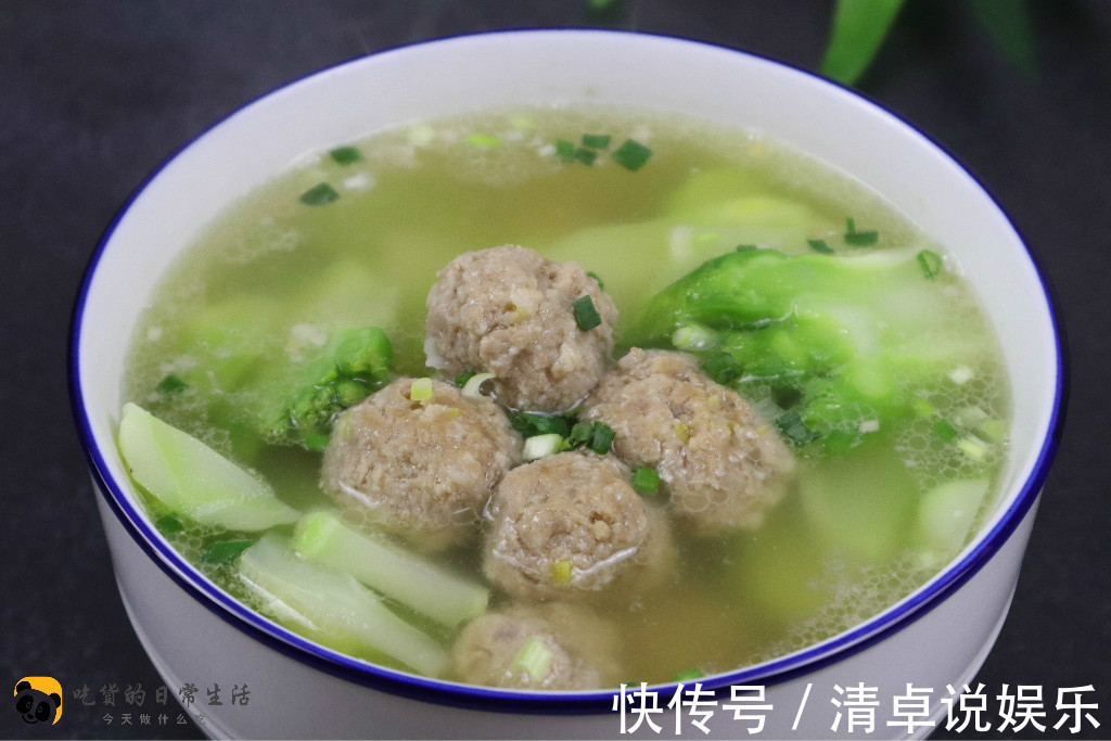 肉丸子下锅就散学会小窍门，肉丸子保准不松散，还很有弹性！