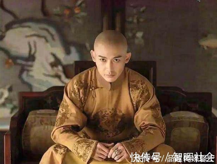 殿试#乾隆出上联,考生一听扭头就走,乾隆大笑:好,状元就是你了