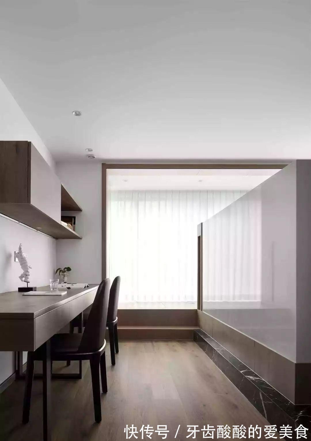 简约|150㎡现代简约,客厅太宽敞,装个矮墙电视墙,隔出一个办公房