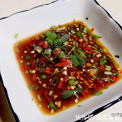 说起家常菜,莲藕炖猪蹄不能少