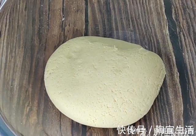 玉米面百吃不厌的做法,做法简单,美味又健康,很好的轻体美食