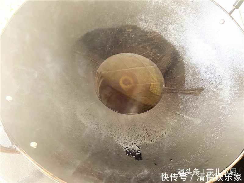 茄子|茄子最好吃的做法,简单快捷,美味下饭,一盘不够吃,少油更健康