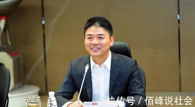 人心酸|刘强东年少时的照片，看得叫人心酸，网友坦言：不愧是白手起家！