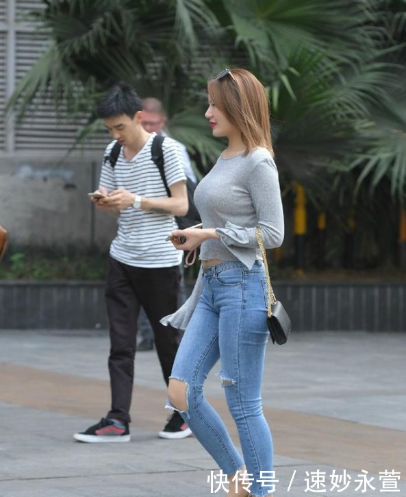 女人|干净清爽,非常有质感的一条牛仔裤,穿出清新女人格调!