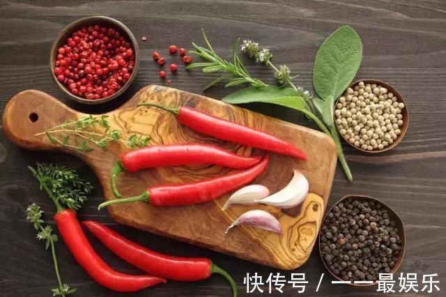 孕期|孕妇吃辣,羊水会变辣吗关于孕期吃辣,你不知道的知识盲区