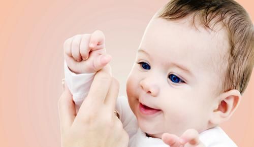 探索|新生儿有这些特征说明孩子天生聪明,家长偷着乐吧,记心里别忽视