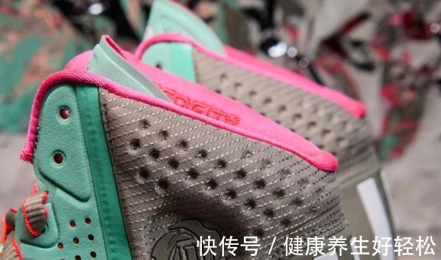 rose4 4大科技加持单只才348克这就是阿迪顶级实战鞋的能力吗!