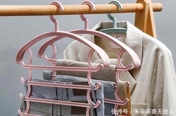 PP|干湿两用宽肩无痕晾衣架,PP材质结实又耐用,承重性强还防滑落