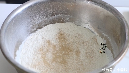 睡前蒸锅此种馒头，第二天早餐主食就有了，好吃还明目，孩子喜欢