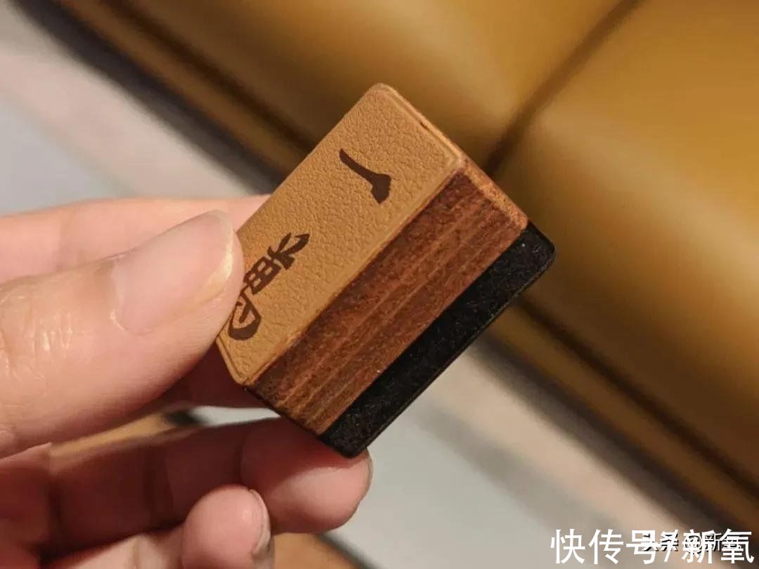 巴黎世家|有钱但真土，说的就是她们