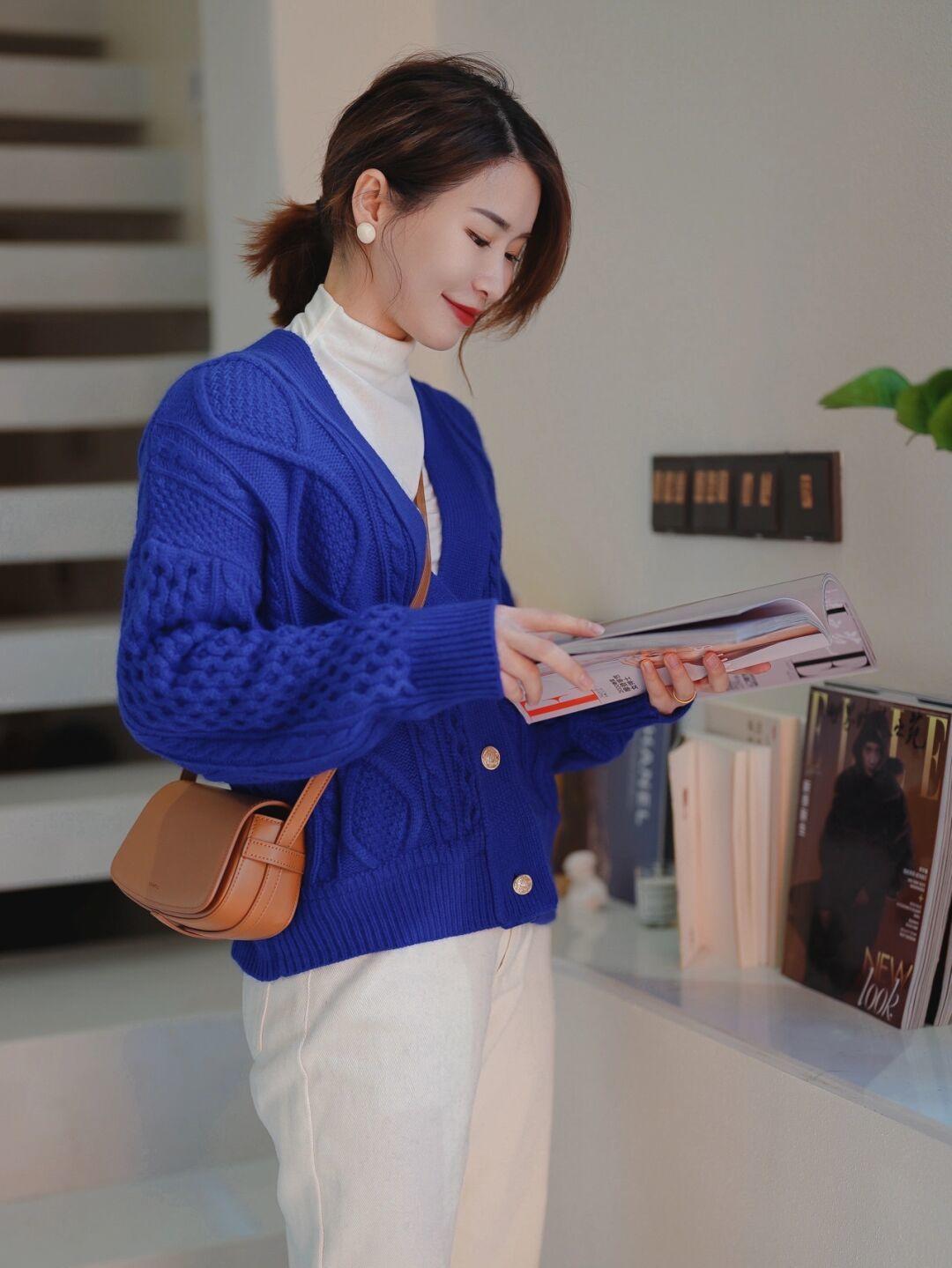 打扮|懂得打扮比长得好看更重要,今冬流行“毛衣开衫”,你有几件?