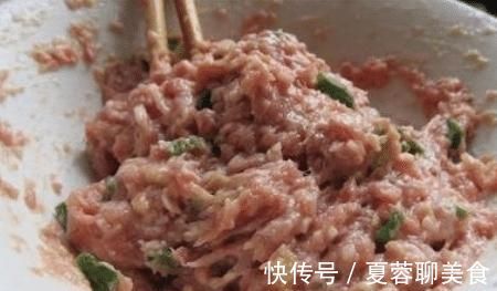 做饺子馅,这2样调料记得放,饺子鲜香美味还多汁儿,营养又好吃