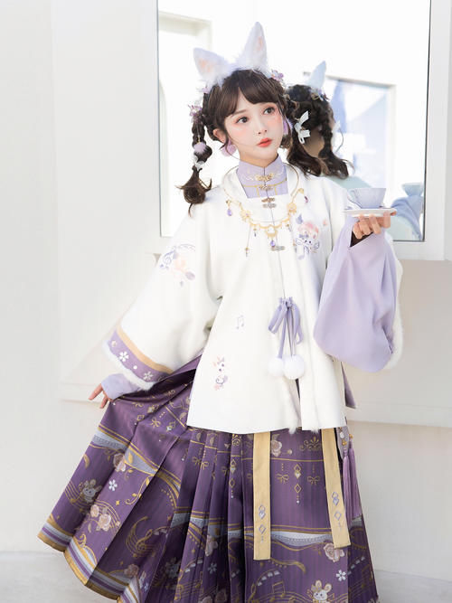 被“芋泥啵啵味”的汉服美到了，梦幻又精致，谁穿谁可爱