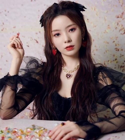 哇唧唧哇本周行程出炉：R1SE全员录制团综，硬糖少女时尚资源满满