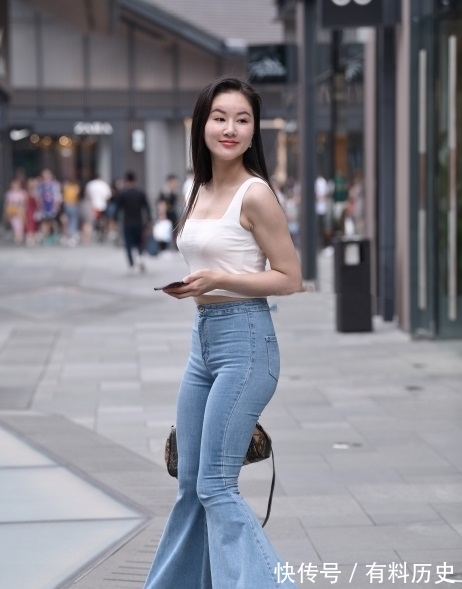 小姐姐 高腰宽肩吊带,绽放的纯洁白莲,太优雅了!