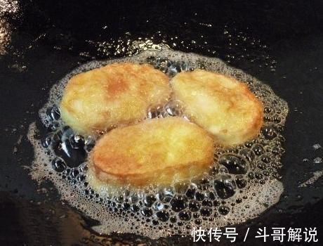 大厨|炸馒头片时,先裹蛋液是不对的,大厨教我正确做法,酥香不吸油