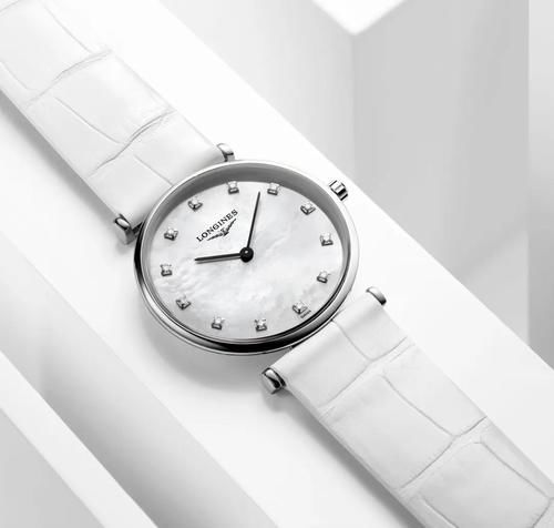 霸屏一整年的浪琴新品，都悄悄地做了什么